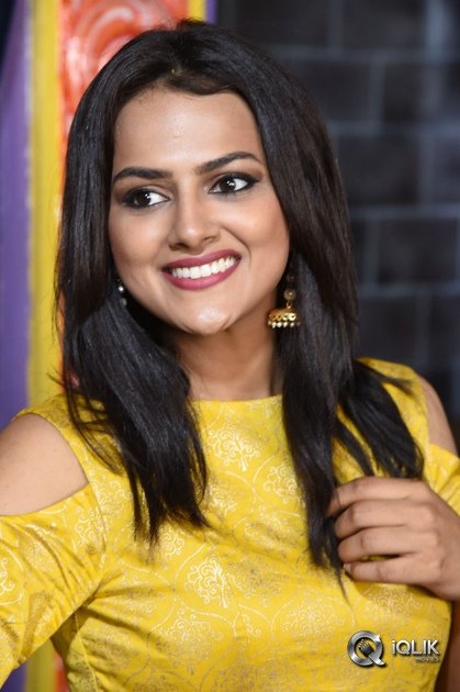 Shraddha-Srinath-At-Production-No-1-Movie-Opening